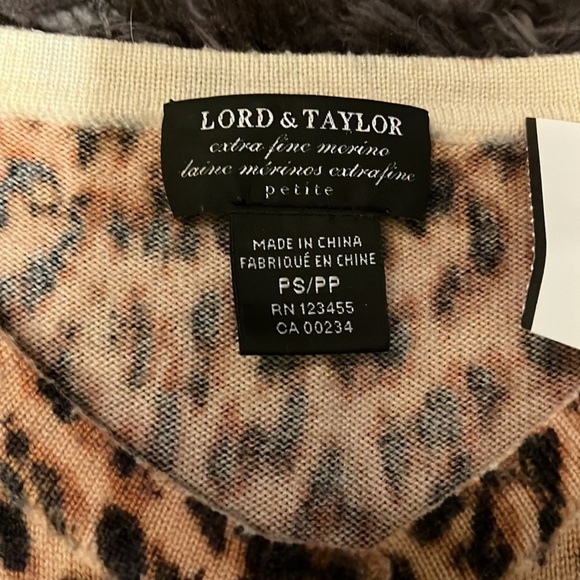 Lord & Taylor 100% merino wool button down sweater cardigan size ps/pp - Picture 3 of 6